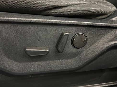 Certified 2022 Ford F150 XLT w/ Equipment Group 302A High image 28