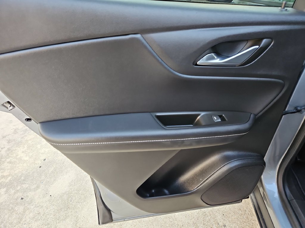 Used 2025 Chevrolet Blazer LT FWD image 24