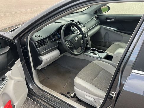 Used 2012 Toyota Camry LE image 8