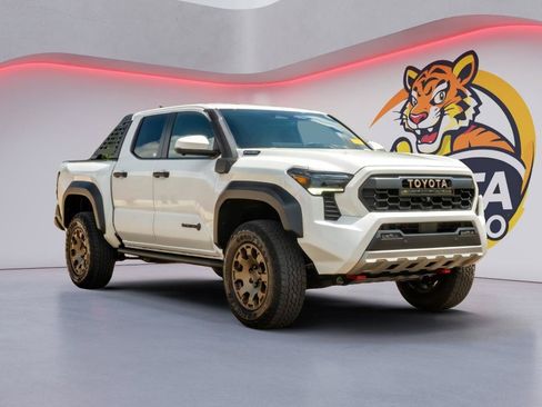Used 2025 Toyota Tacoma 4x4 Double Cab Hybrid w/ Tow Tech Package image 3