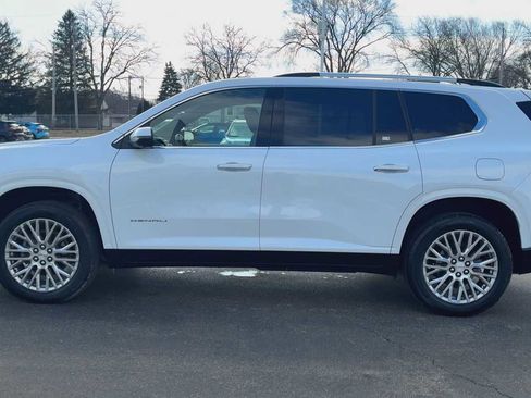 Used 2024 GMC Acadia Denali image 5