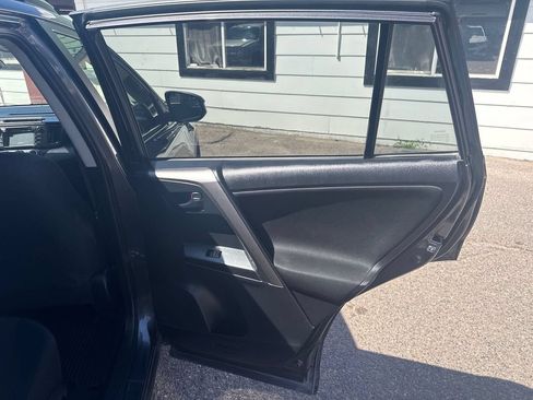 Used 2018 Toyota RAV4 LE w/ All Weather Liner Package AWD/4WD image 16
