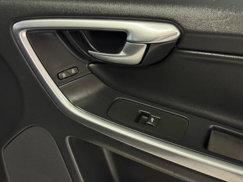 Used 2017 Volvo XC60 T5 w/ Tailgate Package image 45