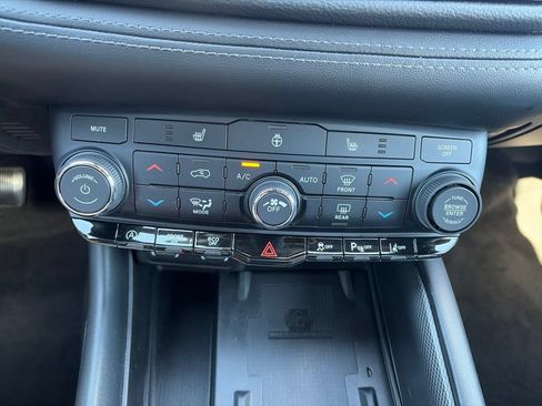 Used 2022 Dodge Durango GT AWD/4WD image 32