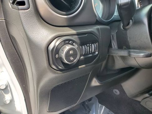 Used 2021 Jeep Gladiator Sport AWD/4WD image 10