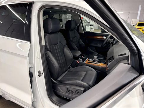 Used 2023 Audi Q5 2.0T Premium Plus w/ Premium Plus Package AWD/4WD image 10
