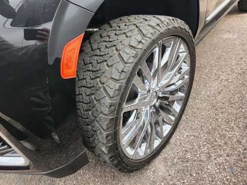 Used 2021 GMC Yukon Denali w/ Advanced Technology Package image 9