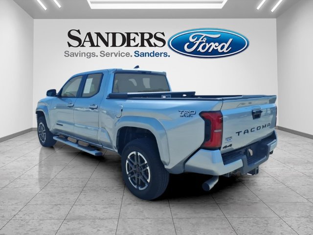 Used 2025 Toyota Tacoma TRD Sport AWD/4WD image 4