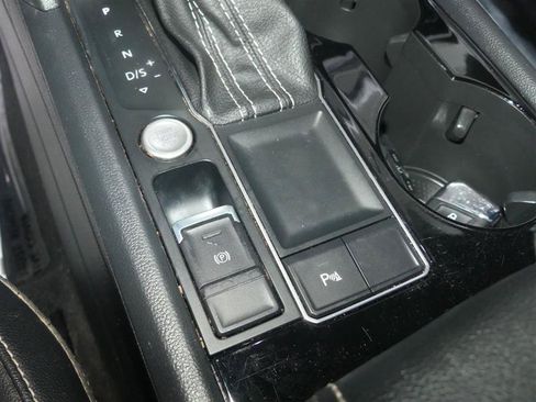 Used 2022 Volkswagen Atlas SE w/ Panoramic Sunroof Package FWD image 40
