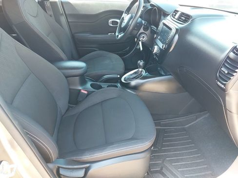 Used 2019 Kia Soul w/ Convenience Package FWD image 10