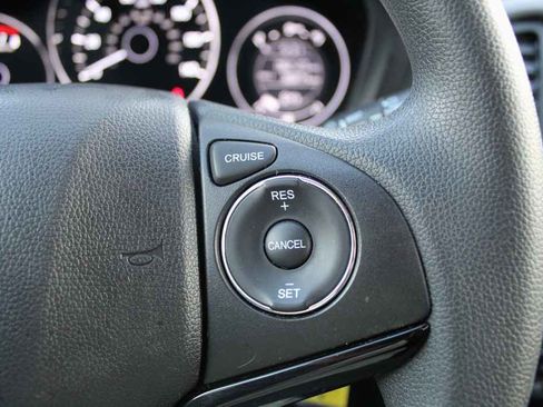 Used 2016 Honda HR-V LX image 18