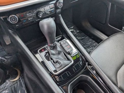 Used 2024 Jeep Compass Limited image 17