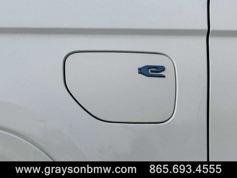 Used 2022 Jeep Grand Cherokee Summit w/ Luxury Tech Group V image 37