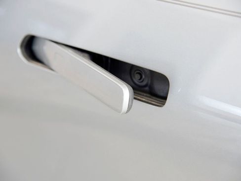 Certified 2025 Chevrolet Equinox EV LT image 13