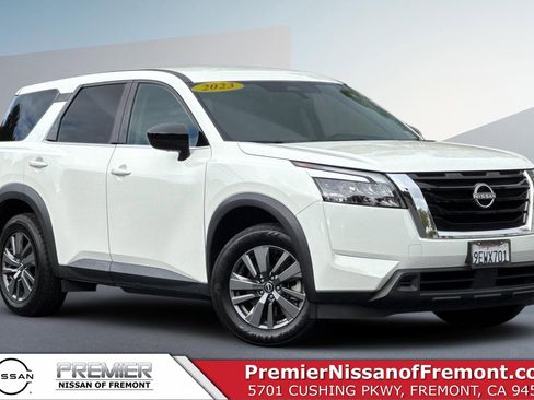 Certified 2023 Nissan Pathfinder S image 1