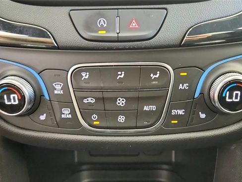 Used 2022 Chevrolet Equinox RS FWD image 21