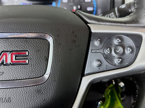 Used 2018 GMC Canyon SLT image 14