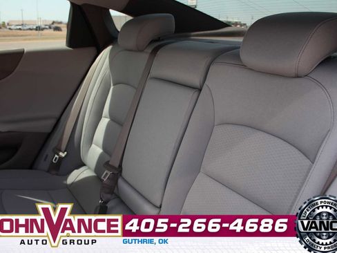 Used 2024 Chevrolet Malibu LT image 19