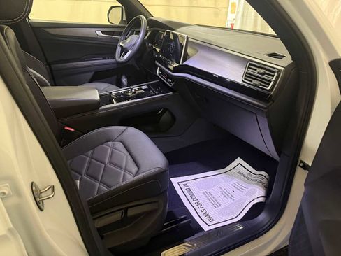 Certified 2024 Volkswagen Atlas Cross Sport SE image 27