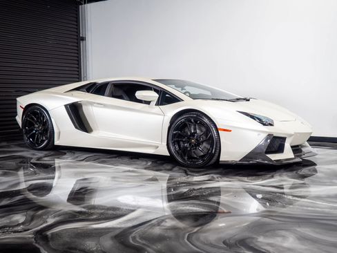 Used 2015 Lamborghini Aventador LP 700-4 image 6