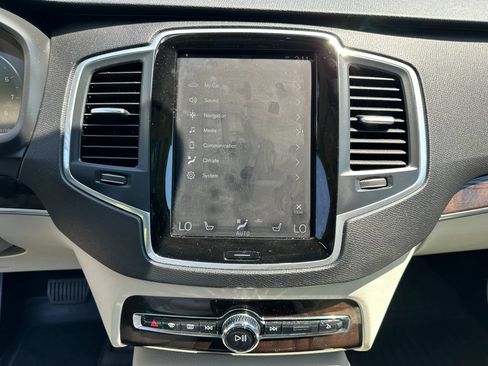 Used 2019 Volvo XC90 T6 Momentum w/ Protection Package AWD/4WD image 25