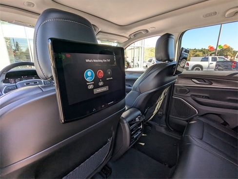 Used 2023 Jeep Grand Cherokee 4WD 4xe w/ Luxury Tech Group II image 22