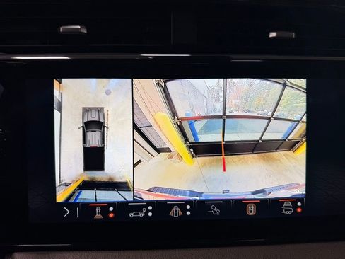 Used 2024 GMC Sierra 2500 AT4 w/ AT4 Premium Plus Package image 59