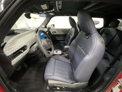 Certified 2025 MINI Cooper S image 17