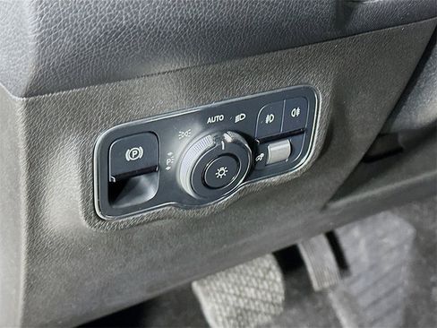 Used 2020 Mercedes-Benz GLB 250 4MATIC image 19