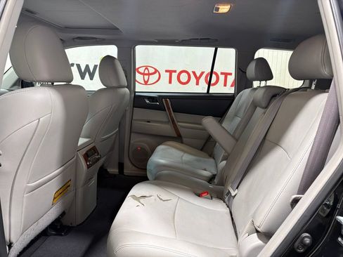 Used 2013 Toyota Highlander Limited AWD/4WD image 20