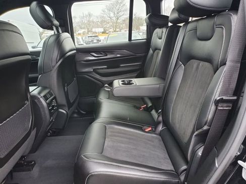 Certified 2023 Jeep Grand Cherokee Altitude image 25