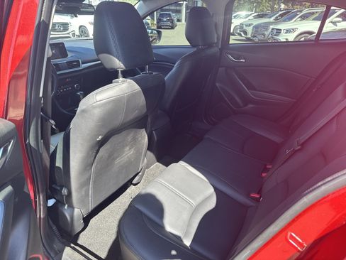 Used 2018 MAZDA MAZDA3 Touring FWD image 16