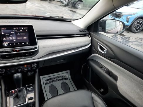 Used 2022 Jeep Compass Latitude w/ Convenience Group image 15