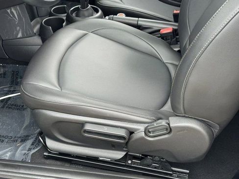 Used 2020 MINI Cooper 2-Door Hardtop image 13
