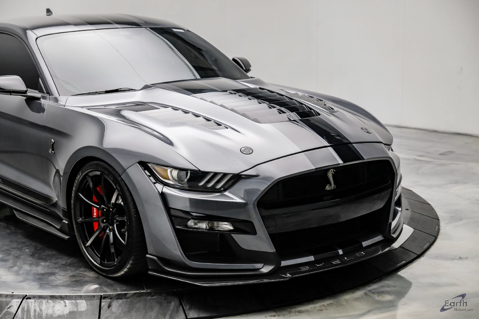 Used 2021 Ford Mustang Shelby GT500 w/ Technology Package RWD image 31