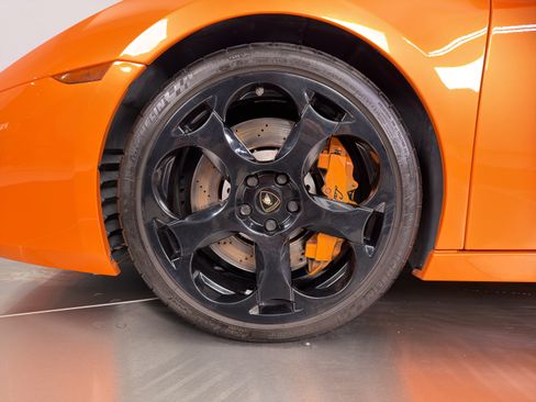Used 2005 Lamborghini Gallardo AWD/4WD image 4