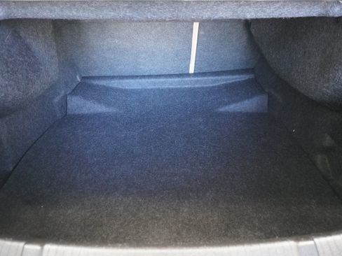 Used 2011 Buick LaCrosse CXL image 27