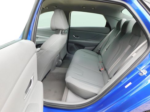 Certified 2025 Hyundai Elantra Sport FWD image 11
