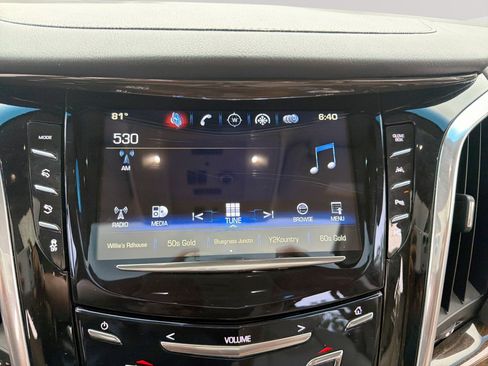 Used 2018 Cadillac Escalade Luxury RWD image 12