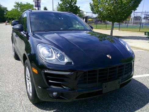 Used 2017 Porsche Macan AWD/4WD image 18