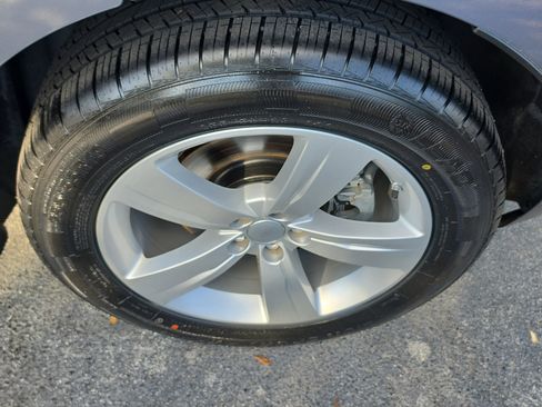 Used 2020 Land Rover Range Rover Velar S image 6