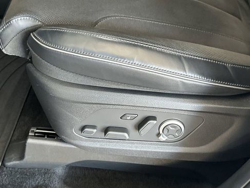 Used 2025 Hyundai Palisade Calligraphy image 16