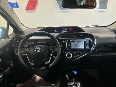 Used 2018 Toyota Prius C One image 19