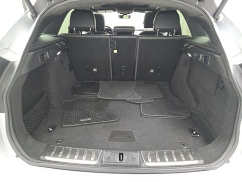 Used 2019 Jaguar F-PACE Premium image 18