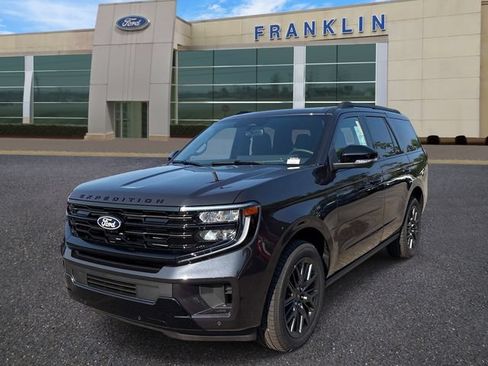 New 2027 Ford Expedition Platinum w/ Stealth Appearance Package AWD/4WD image 3