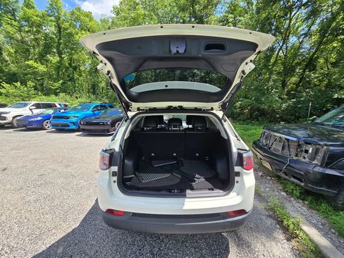 Used 2018 Jeep Compass Latitude w/ Popular Equipment Group AWD/4WD image 20