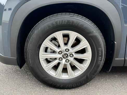 Certified 2025 Toyota Grand Highlander FWD image 11