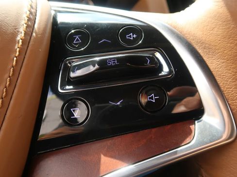 Used 2017 Cadillac Escalade Platinum AWD/4WD image 36