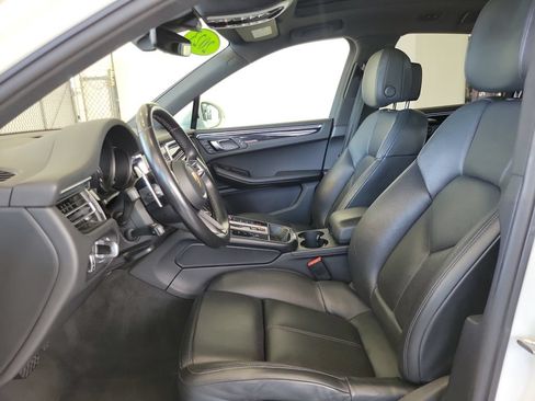 Used 2023 Porsche Macan Turbo AWD/4WD image 16