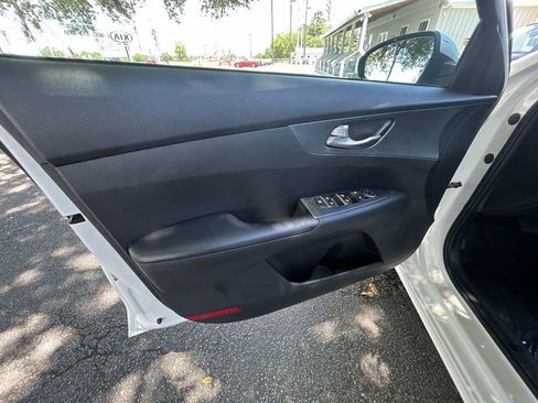 Used 2021 Kia Forte LXS FWD image 12
